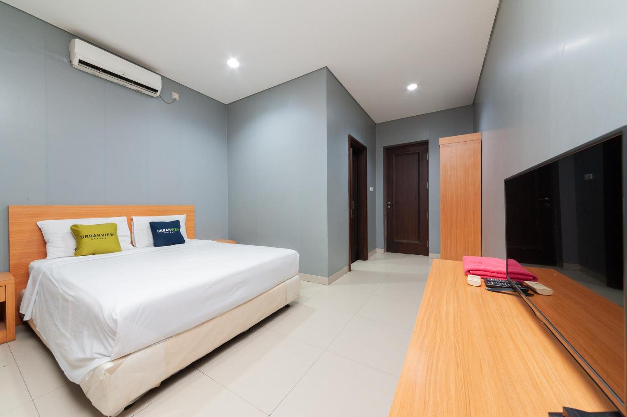 Reddoorz Plus Near Kelapa Dua Kebon Jeruk Джакарта Экстерьер фото
