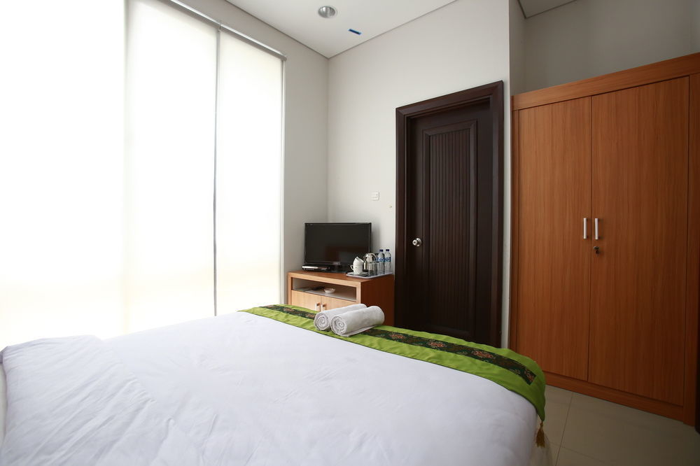 Reddoorz Plus Near Kelapa Dua Kebon Jeruk Джакарта Экстерьер фото