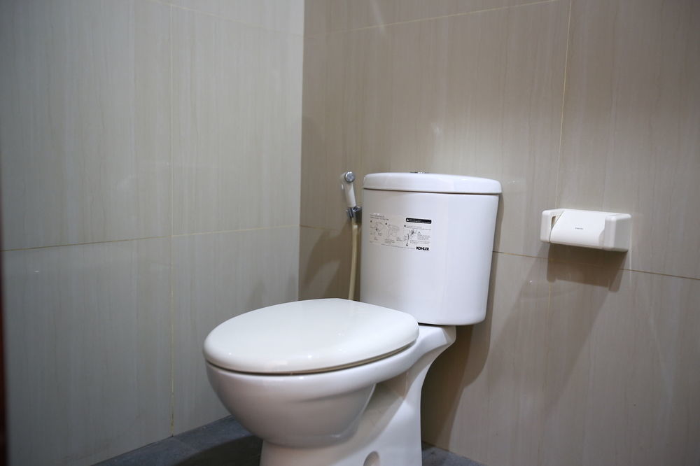 Reddoorz Plus Near Kelapa Dua Kebon Jeruk Джакарта Экстерьер фото